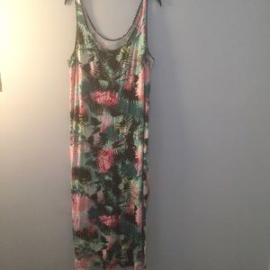 Maxi dress with side slits